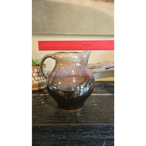 Stunning Hand Made Ceramic Pottery Drink Pitcher with 48oz Capacity - Picture 5 of 8